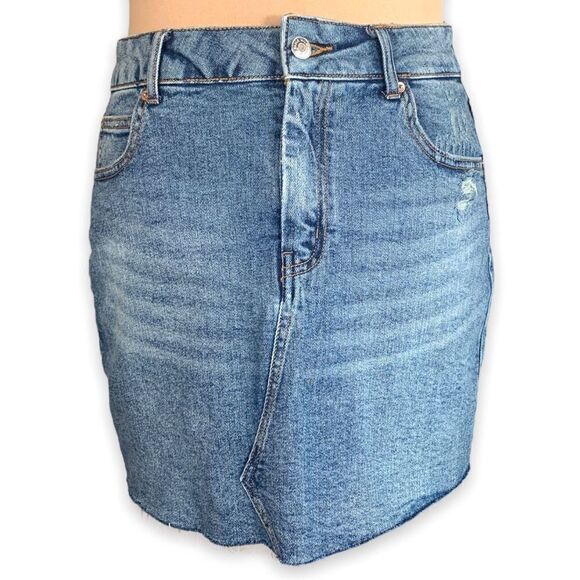 Wild Fable Mini Stretch Denim Raw Edge Hem Distressed Whiskering Detail - Picture 2 of 11